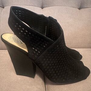 Vince Camuto Black Suede peep Toe Heels-7.5
